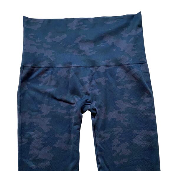 SPANX Look at Me Now Seamless Legging - Picture 3 of 4